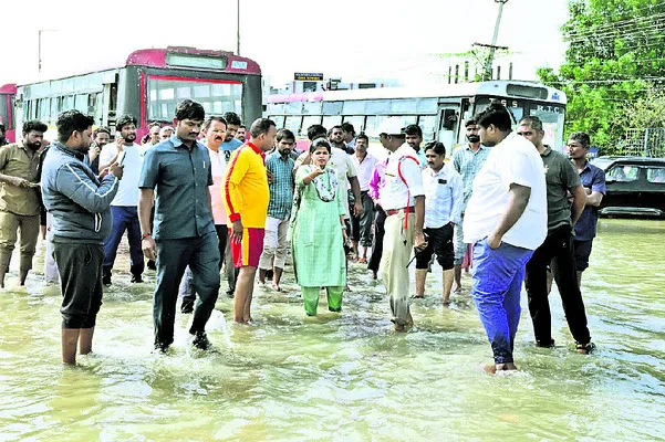 హనుమకొండలో  15 కాలనీల్లో  తీవ్ర వరద ప్రభావం