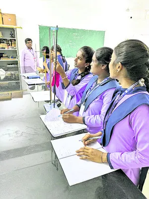 ఇంటర్ ఫస్టియర్లో ‘ప్రయోగ’ం