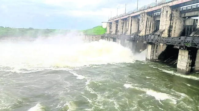 ‘గడ్డెన్నవాగు’కు భారీగా వరద