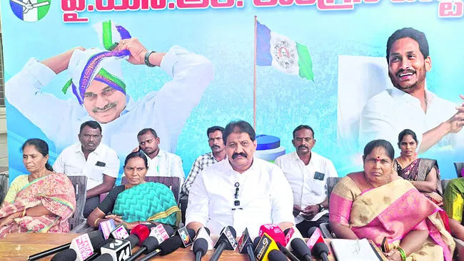 ‘మోంథా’తో లక్షల ఎకరాల పంట నష్టం