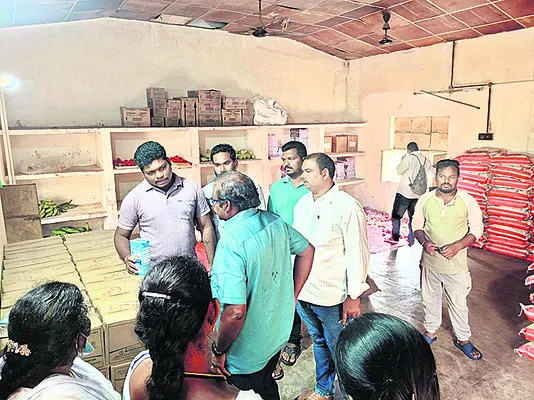 ఆశ్రమ పాఠశాల సందర్శన 