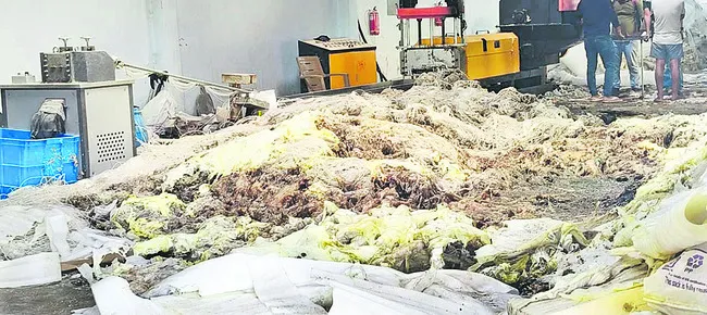 ఫోం పరిశ్రమలో అగ్నిప్రమాదం