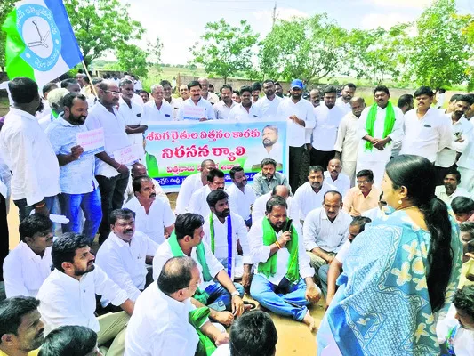 బాబు ప్రభుత్వానివన్నీ డ్రామాలే