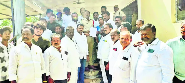 అవిశ్వాసంపై టీడీపీ కుట్ర 