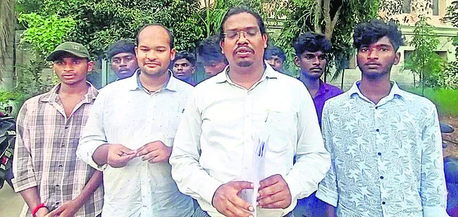 సమస్యలపై కలెక్టర్‌  దృష్టి సారించాలి