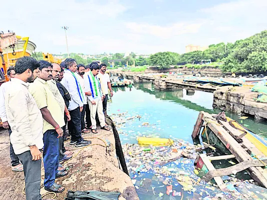 రూ.30 లక్షల నష్టపరిహారం చెల్లించాలి