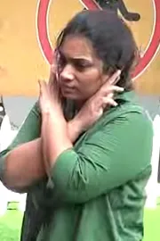 Bigg Boss 9 Telugu: Madhuri Sit ups, Thanuja Argues with Pawan Kalyan12