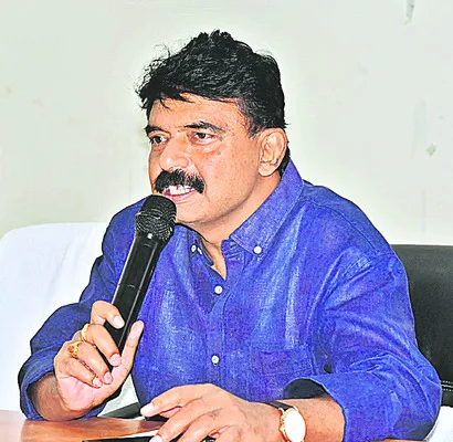 సహాయక చర్యల్లో వీక్