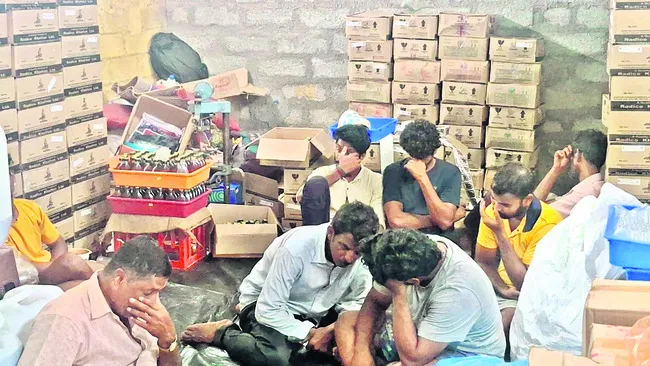 ప్రాణాలతో చెలగాటం! 