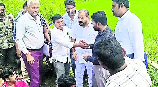 గిరిజన విద్యార్థుల ప్రాణాలంటే అంత నిర్లక్ష్యమా?