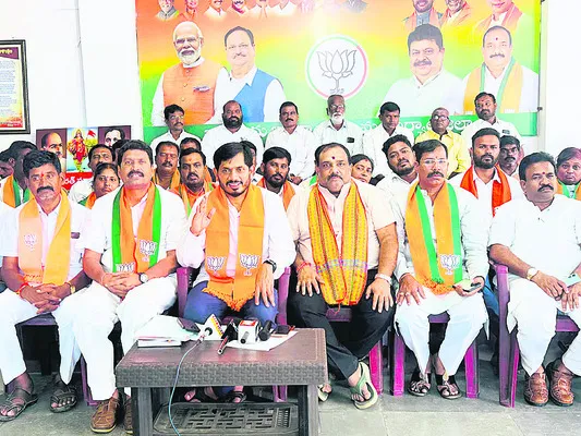 బీసీలకు 42శాతం రిజర్వేషన్తోనే ఎన్నికలు జరగాలి