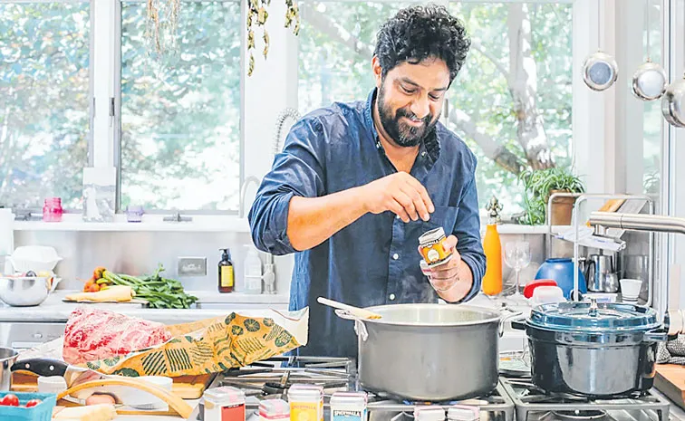 Indian cities, more men are entering the kitchen