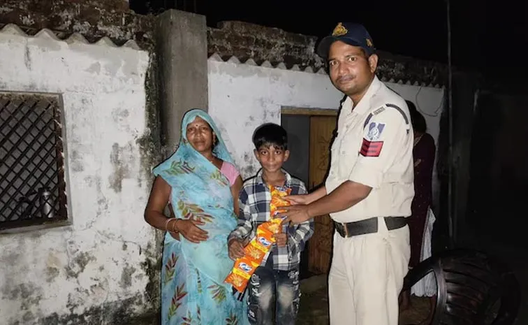 Mother Denies Kurkure: 8 Year old Boy Calls Cops In Madhya Pradesh