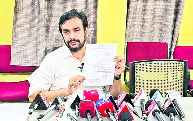 పండగపూట పిల్ల చేష్టలు! 