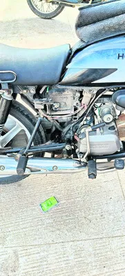 మద్దూరులో బైక్ బ్యాటరీల చోరీ