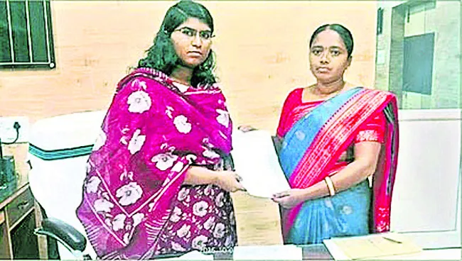 కుంద్ర సమితి అధ్యక్షురాలి రాజీనామా