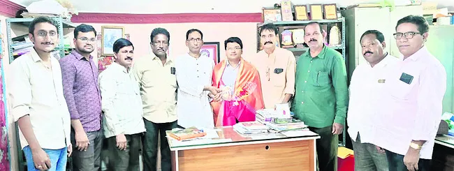 ప్రమోద్ విజయం.. యువతకు స్ఫూర్తి