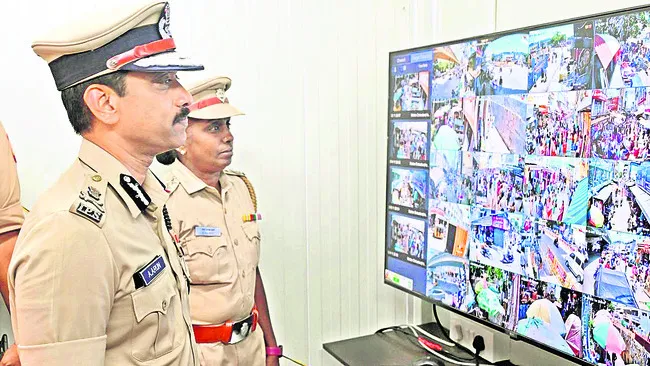 షాపింగ్‌ సందడి