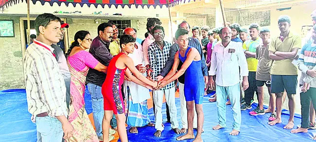ఉత్సాహంగా స్కూల్‌గేమ్స్‌ పోటీలు 