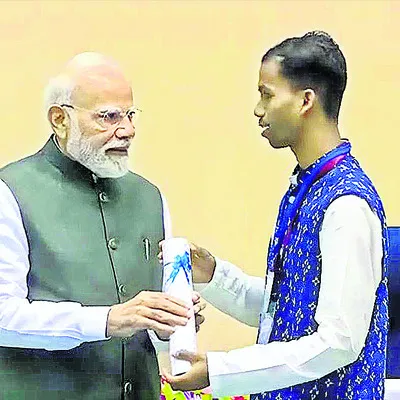 ఐటీఐ ఉత్తమ ఉత్తీర్ణులకు ప్రధాని సత్కారం 