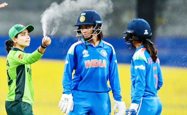 IND vs PAK: Pakistan Star Sidra Amin Handed Big Punishment By ICC Reason
