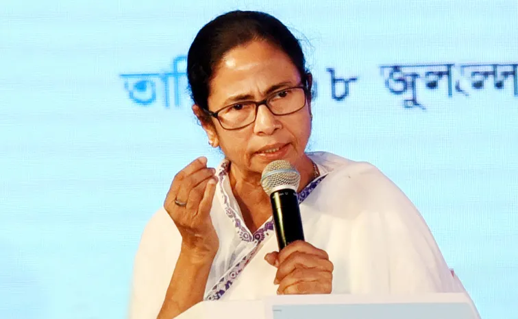 Mamata blames Damodar Valley Corporation for floods in Bengal
