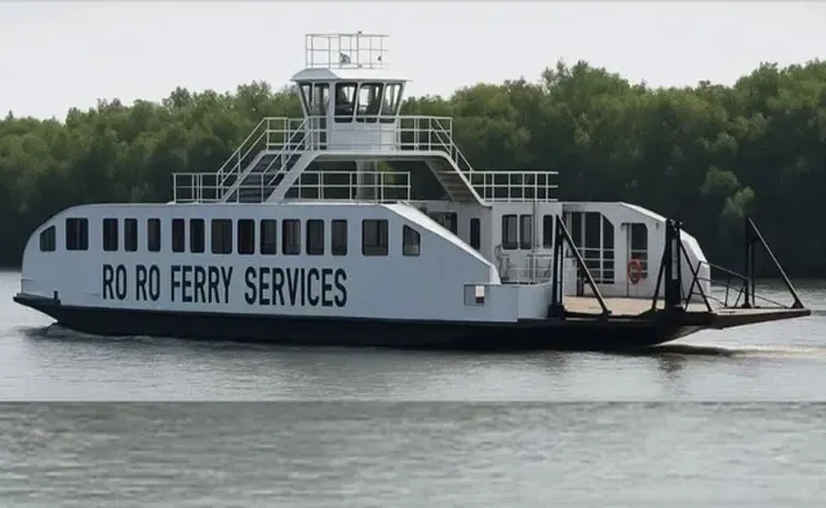 Ro-Ro ferry breaks down in Virar Maharashtra