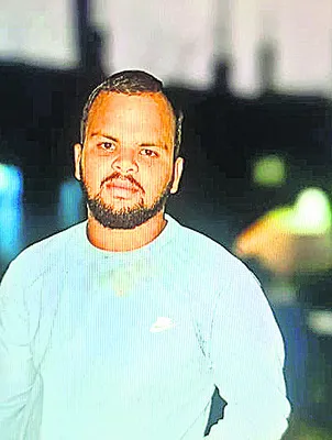 యువకుడు గల్లంతు 
