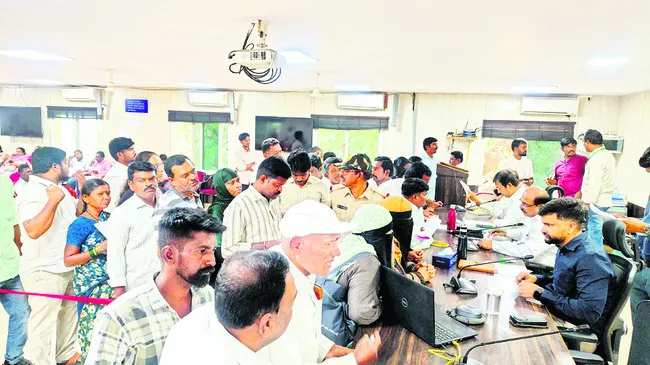 తిరుగుతూనే ఉన్నామయ్యా 