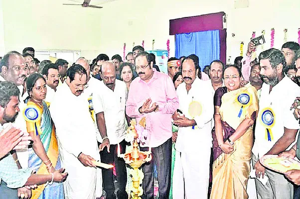 కార్పొరేట్‌ తరహాలో ప్రభుత్వాసుపత్రులు 