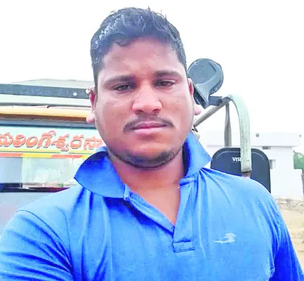 రోడ్డు ప్రమాదంలో  ఇద్దరు దుర్మణం 
