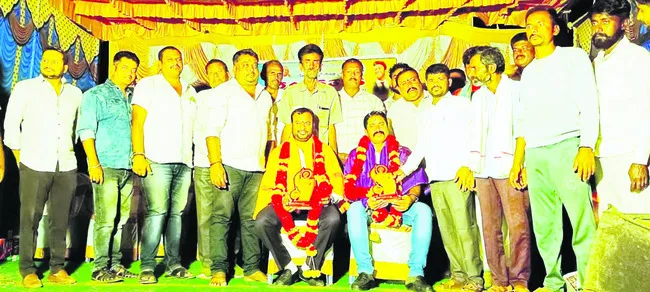 ప్రతిభావంతులను ప్రోత్సహించాలి 