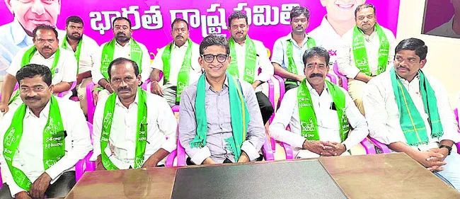 మొక్కజొన్న కేంద్రాలు ఏర్పాటు చేయండి
