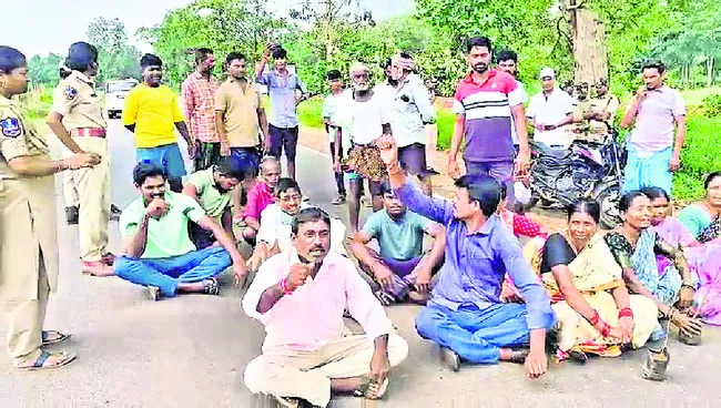 పోడు భూముల్లో తుమ్మ మొక్కలు నాటొద్దు
