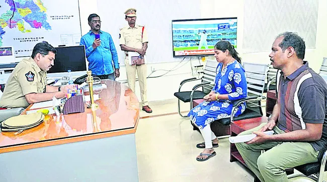 ప్రతి ఫిర్యాదునూ పరిష్కరించాలి