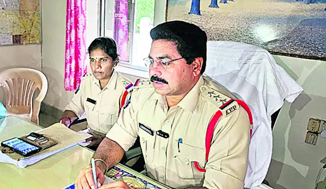 తక్కు