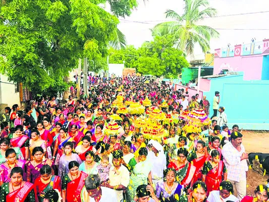 గౌరమ్మ పండుగ.. భక్తిభావం నిండుగా 