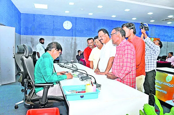 జీవీఎంసీ పీజీఆర్‌ఎస్‌కు 81 వినతులు