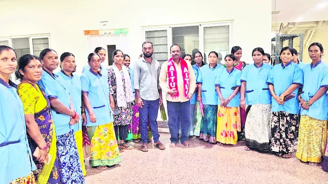 కార్మిక చట్టాలు పకడ్బందీగా అమలు చేయాలి 