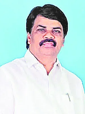 ఏరులై పారుతున్న నకిలీ మద్యం
