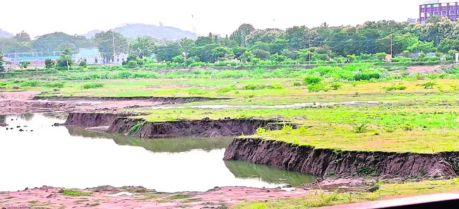 అడ్డగోలుగా తవ్వకాలు 
