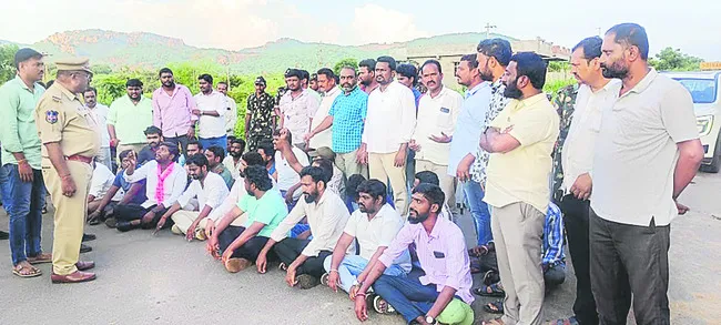 విద్యార్థి అనుమానాస్పద మృతి