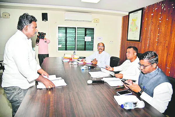 భూములిచ్చిన రైతులకు న్యాయం చేస్తాం 
