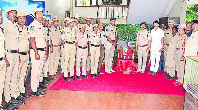 ఆదర్శప్రాయుడు వాల్మీకి మహర్షి