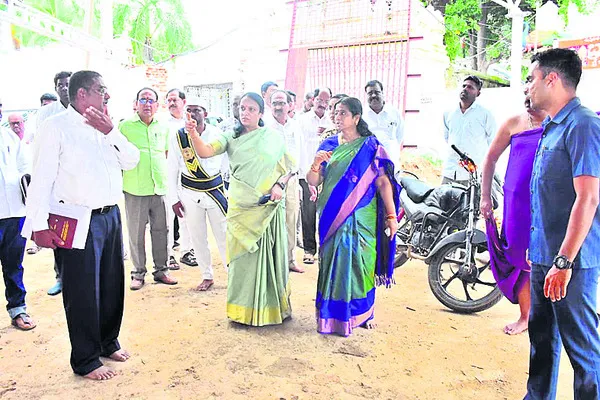 ప్రణాళిక ప్రకారం ఆలయ విస్తరణ పనులు