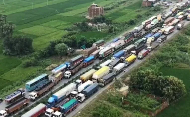 Reason Behind Massive Jam On Delhi Kolkata Highway Viral