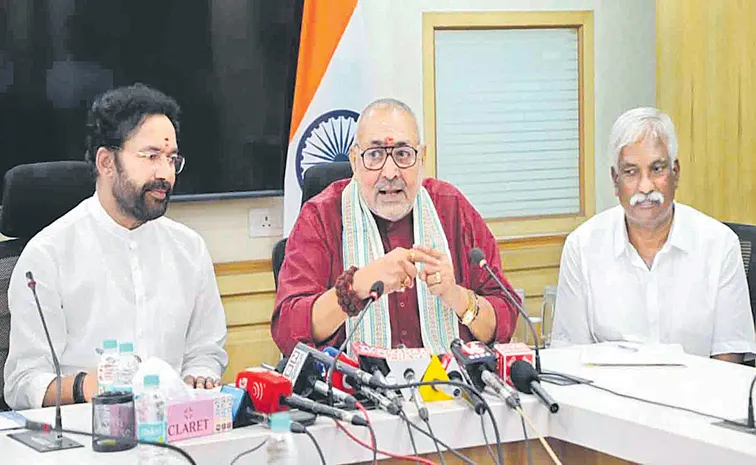 Kishan Reddy team discussed problems of cotton farmers with Giriraj Singh