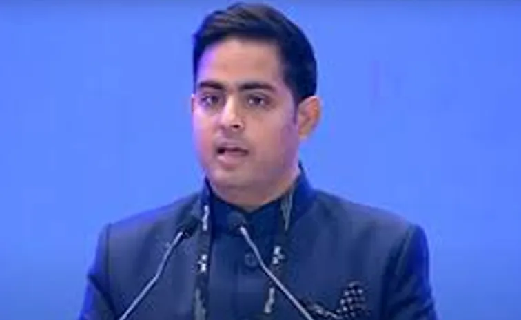 Akash Ambani hails PM Modi vision India lucky to have leader driving digital revolution