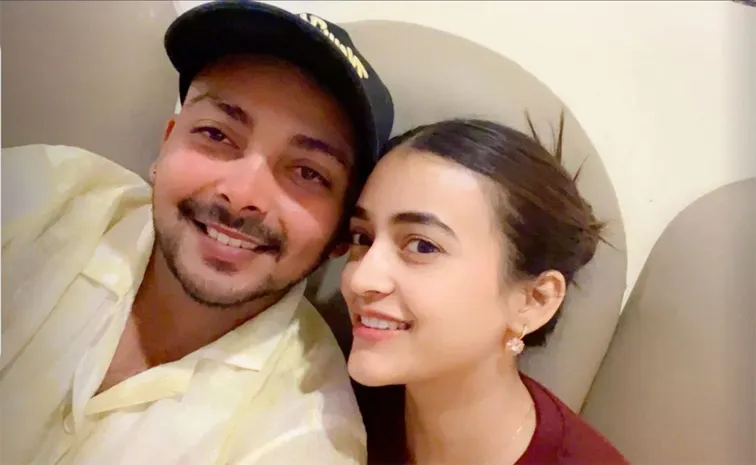 Prithvi Shaw chills with girlfriend after fighting with Musheer Khan in practice match