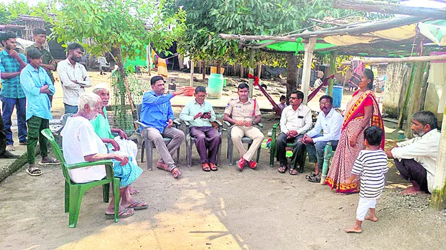 చిత్తగూడను సందర్శించిన అధికారులు